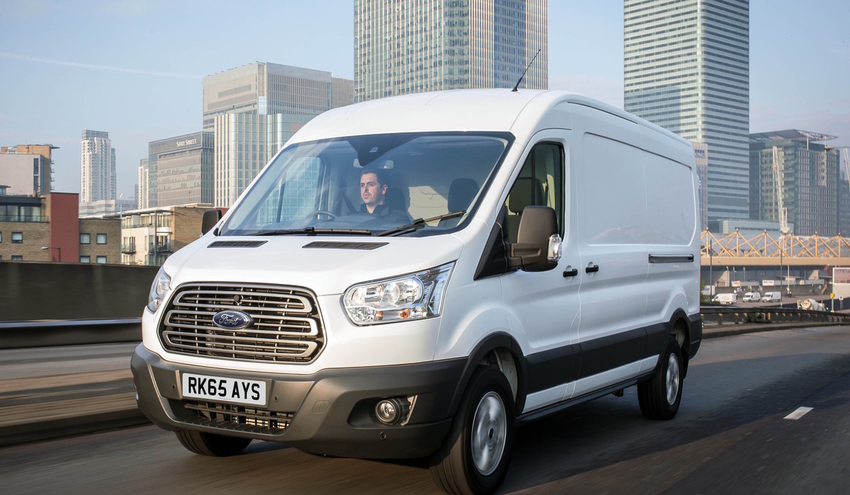 Auf Platz eins in Europa – Mit der sechsten Transit-Generation im Jahr 2014 hat Ford alle anderen europäischen Transportermarken überholt. Foto: Ford