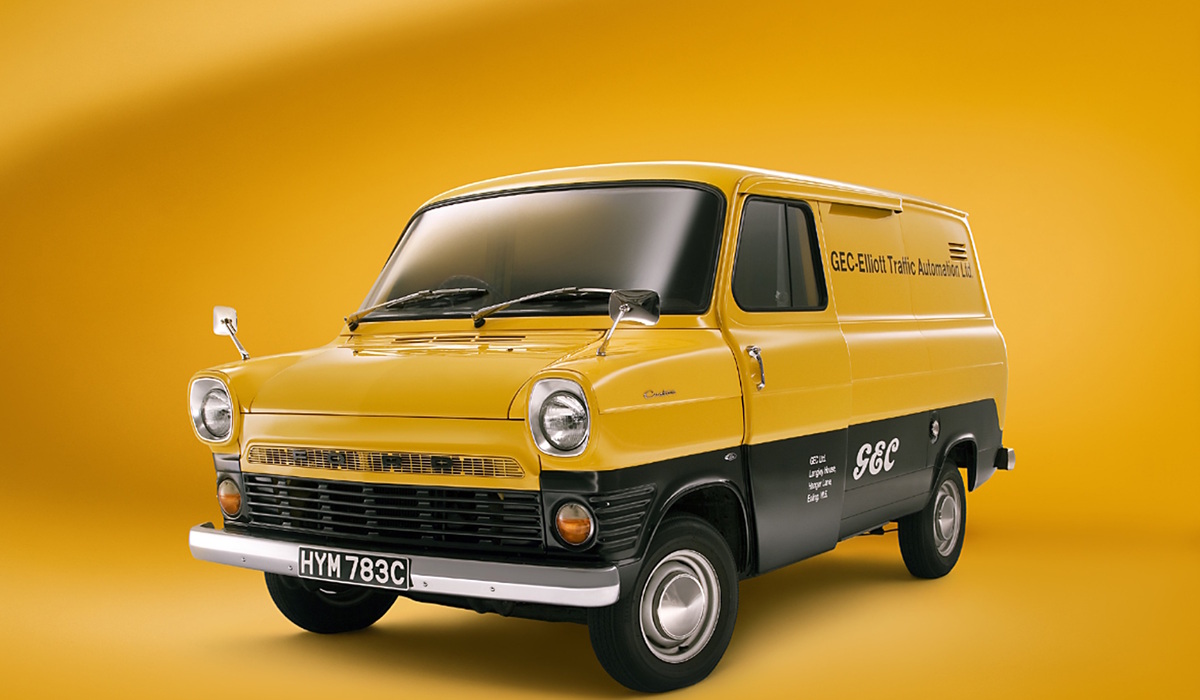 Konzernboss Henry Ford II schob die Entwicklung des 1965 vorgestellten Transit höchstselbst an – Der Transporter ersetzte den deutschen Taunus Transit und den britischen Ford Thames. Foto: Ford